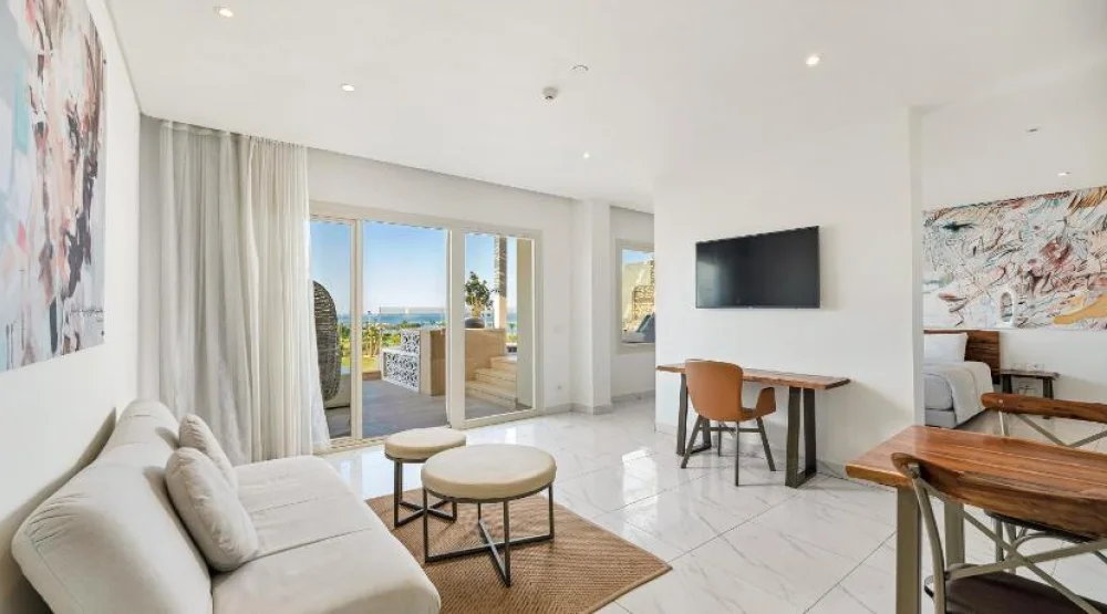 Penthouse Suite with Plunge Pool at Steigenberger Pure Lifestyle