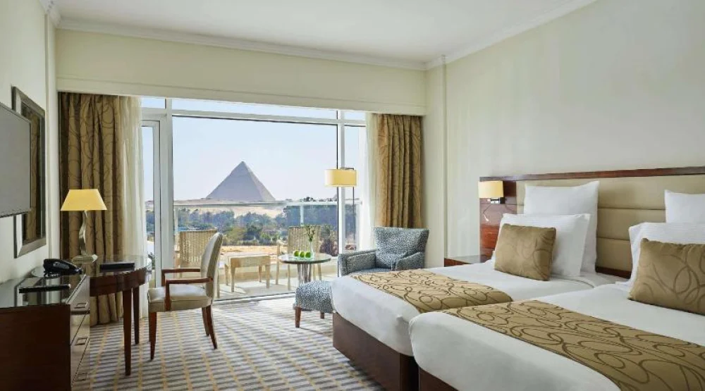 Deluxe Pyramids View Room at Steigenberger Pyramids Cairo