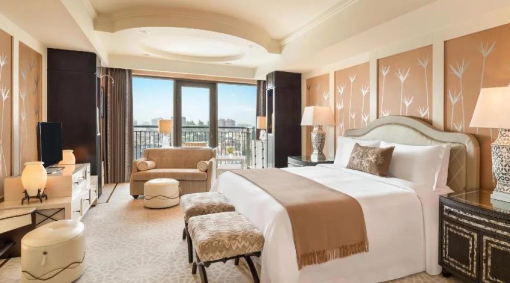 Astor Room, Guest Room, One King, Nile View at The St. Regis Cairo