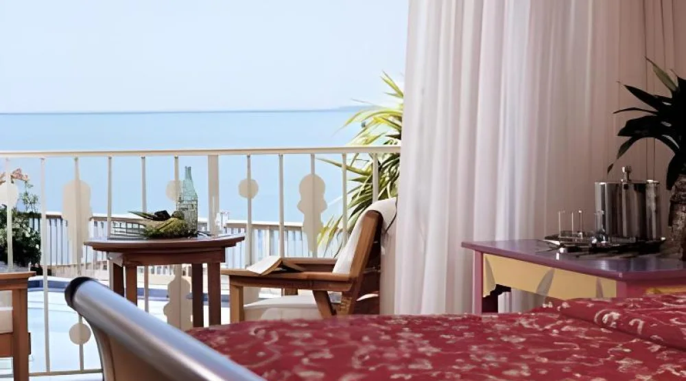 Partial Ocean View Guestoom at Ocean Key Resort & Spa