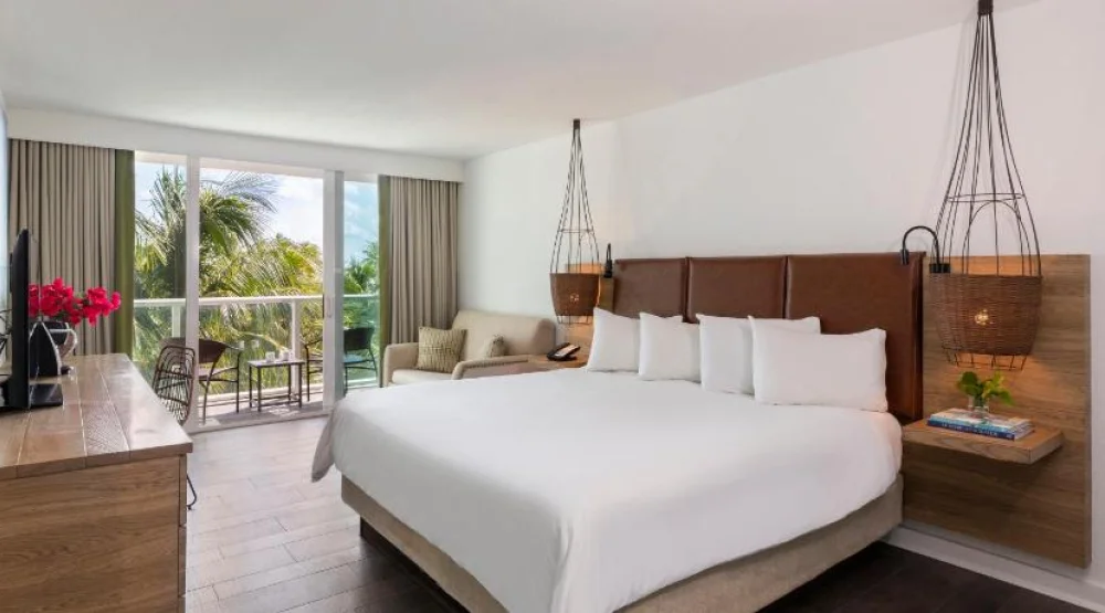 King Room with Partial Ocean View at Amara Cay Resort