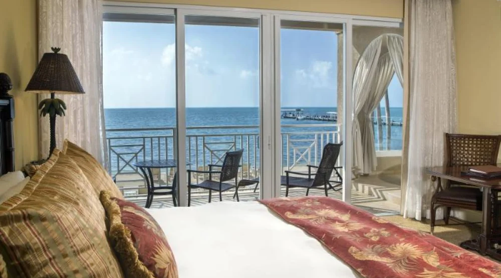 Island View Lodge King Suite with Soaking Tub at Cheeca Lodge & Spa