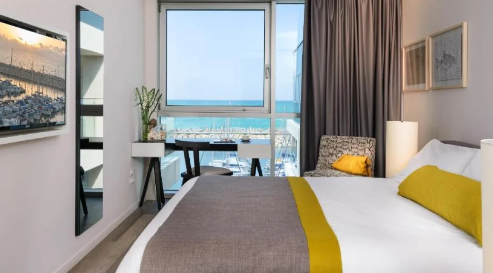 Executive Suite with Pool View and Balcony at Herods Herzliya