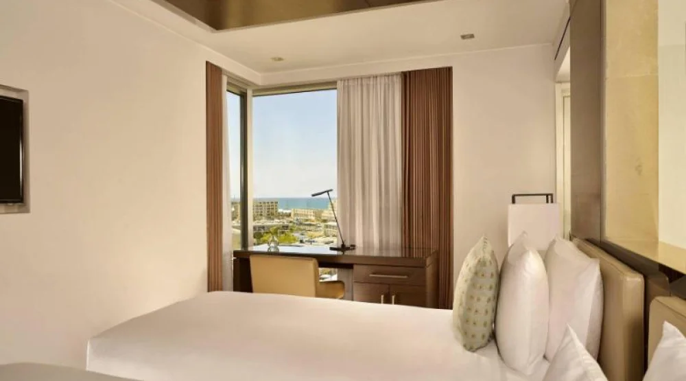 Superior, Guest Room, Two Twin, Partial Harbor View at The Ritz-Carlton Herzliya