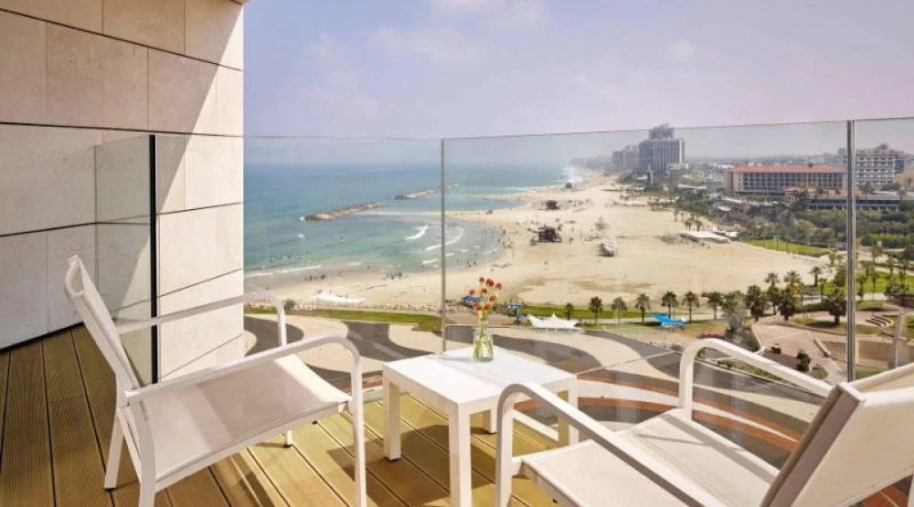 Deluxe Sea View, Larger Guest Room, One King, Partial Sea View, Balcony at The Ritz-Carlton Herzliya
