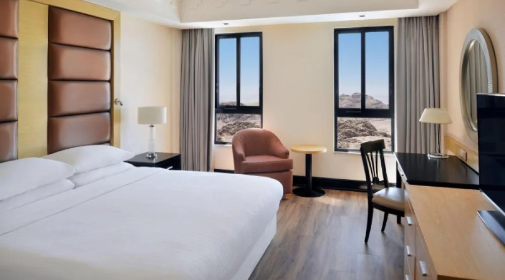 Deluxe Room, Guest Room, One King at Petra Marriott Hotel