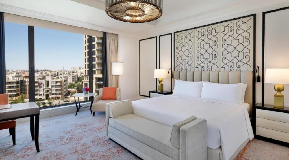 Deluxe Guest Room, One King at The St. Regis Amman