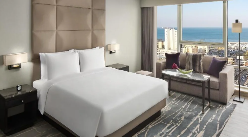 One King Bed High Floor at Hyatt Regency Al Kout Mall