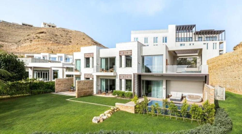 Summerhouse with Garden and Pool and Ocean View at Jumeirah Muscat Bay