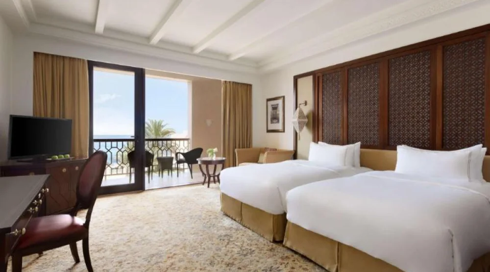 Deluxe Twin Room at Shangri La Al Husn Muscat