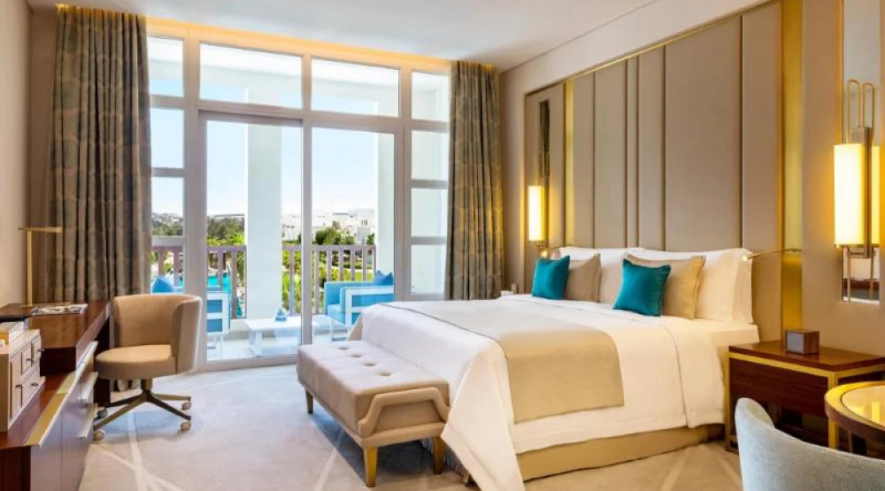 Deluxe Guest Room, One King, Balcony at Al Messila a Luxury Collection Resort & Spa