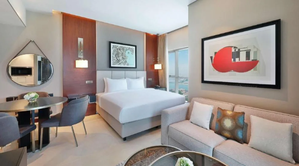 King Deluxe Studio High Floor with Balcony at Hilton Doha The Pearl