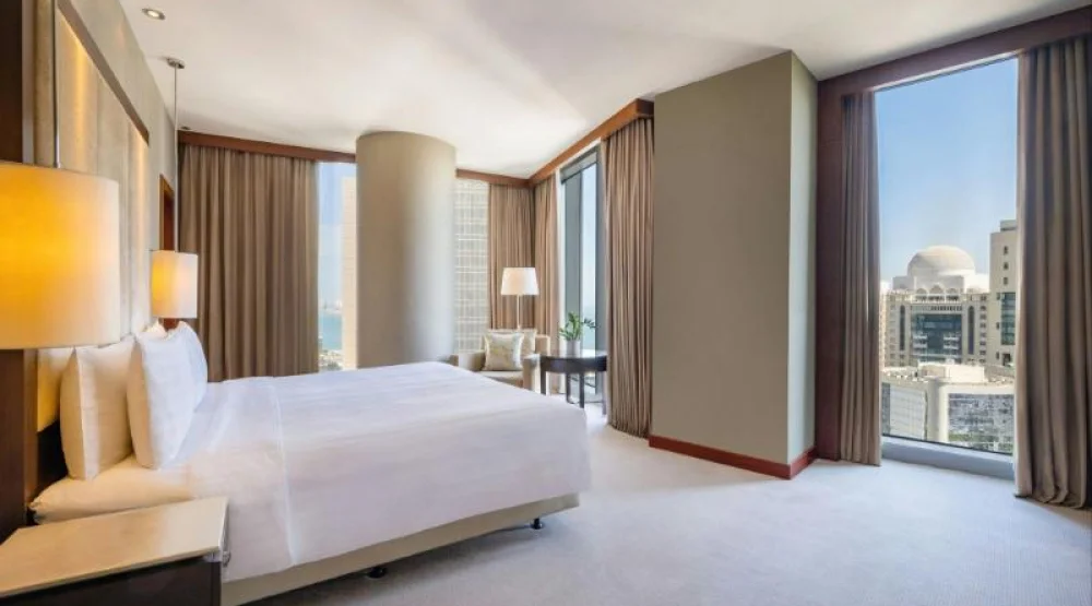 Executive Room, Executive Lounge Access, Guest Room, One King, High Floor at JW Marriott Marquis City Center Doha