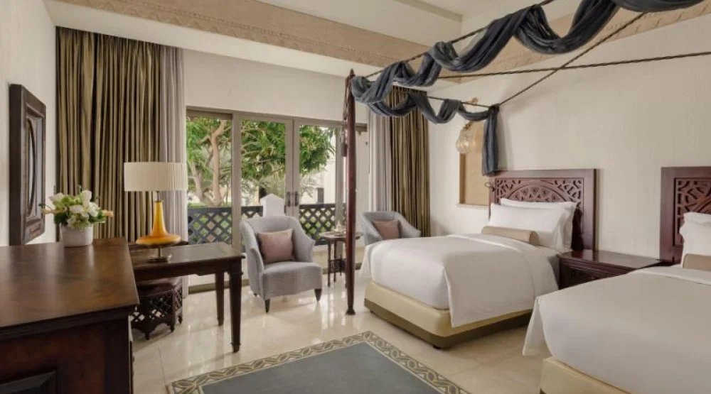 Deluxe Guest Room, Two Twin, Resort View at Sharq Village & Spa a Ritz-Carlton Hotel