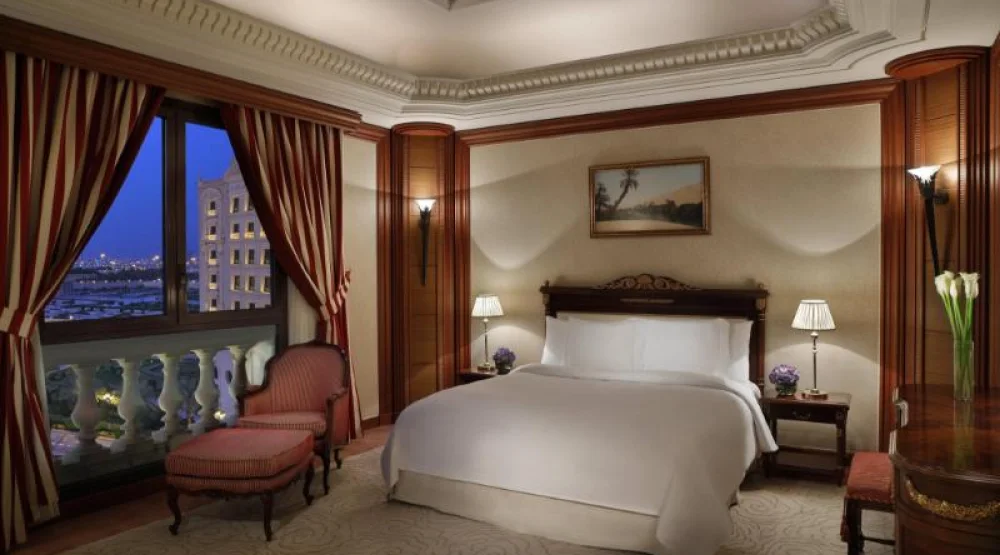 Club Lounge Access, One Bedroom Executive Suite, One King, Corner Room at The Ritz-Carlton Riyadh