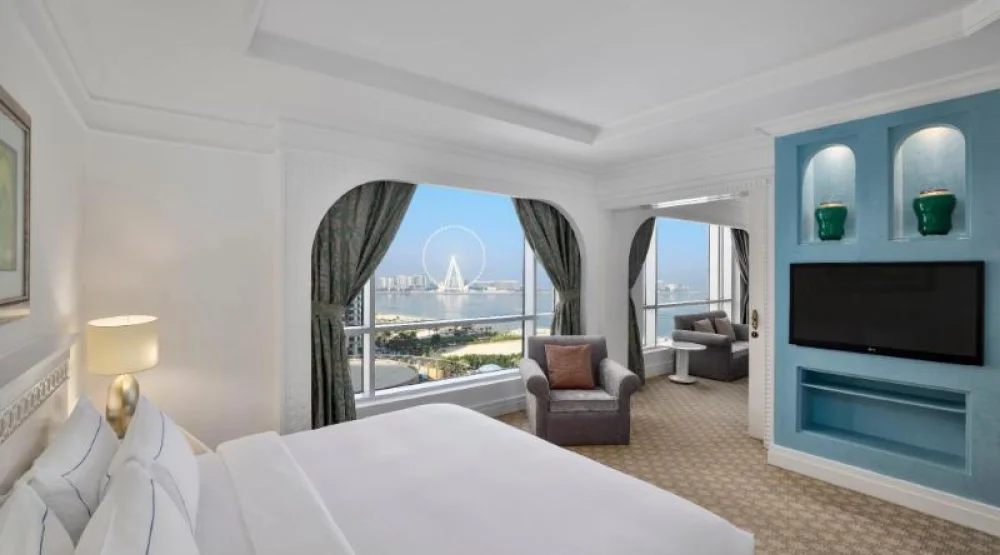 Club Oceanfront King, Club Level, Guest Room, One King, Oceanfront, High Floor at Al Habtoor Grand Resort Autograph Collection