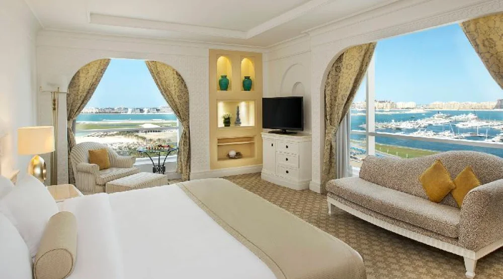 Tower Oceanfront King, Guest Room, One King, Oceanfront at Al Habtoor Grand Resort Autograph Collection