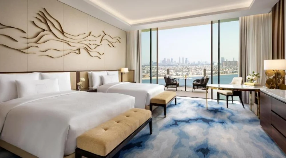 Royal Club Queen Palm View - Royal Club access with breakfast, all-day premium champagne & high-tea at Atlantis The Royal