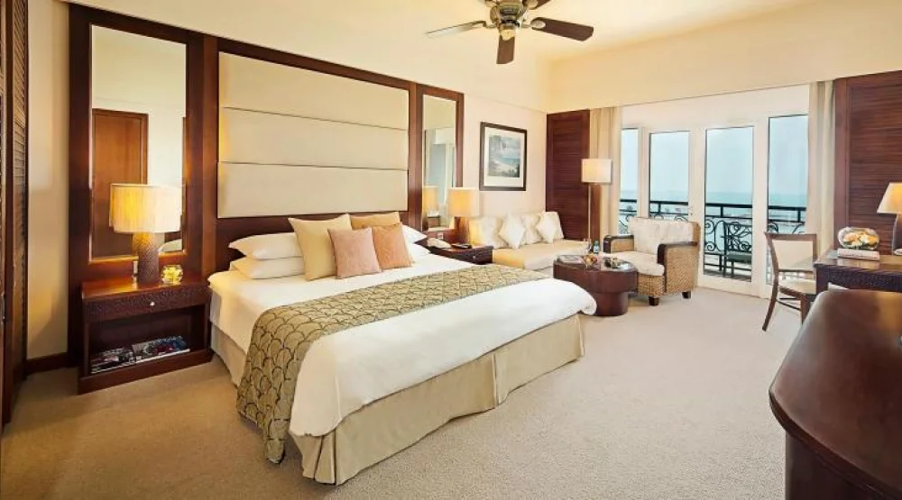 Executive Grand Room at Danat Jebel Dhanna Resort