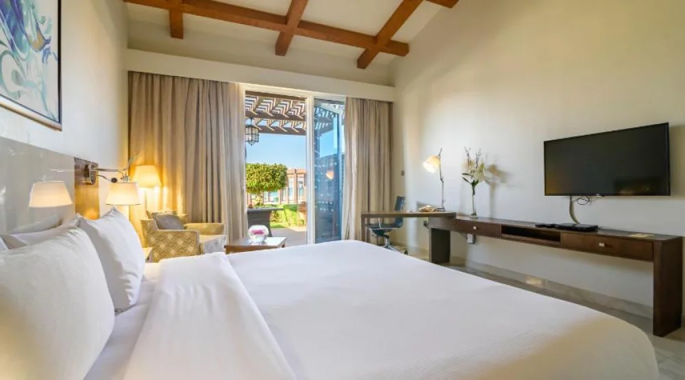 Beach Side Chalet King Room with Garden, Private Terrace and Parking at Danat Jebel Dhanna Resort