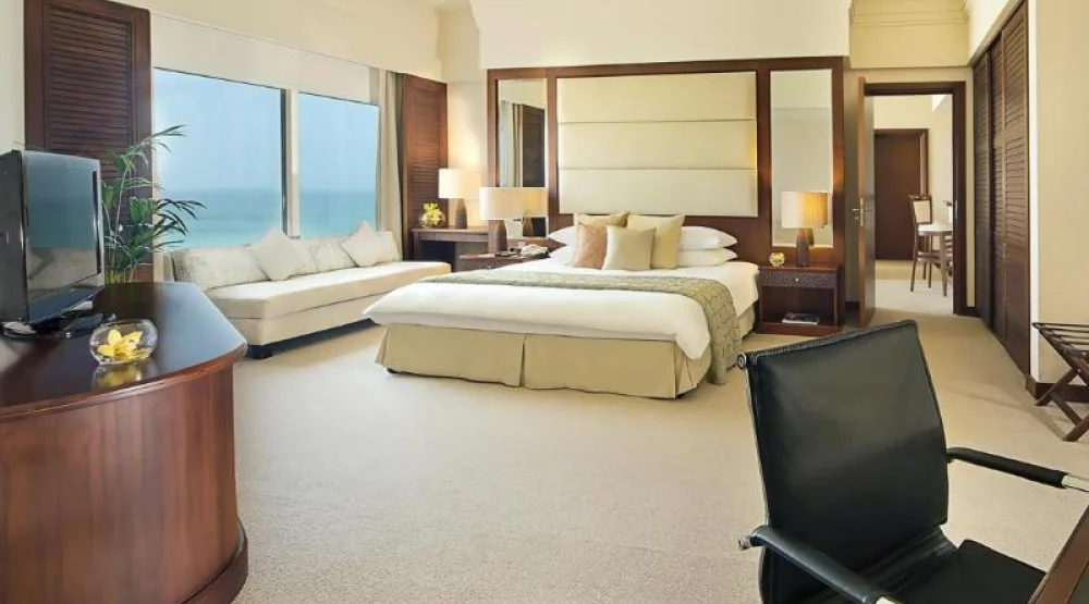 Executive Suite at Danat Jebel Dhanna Resort