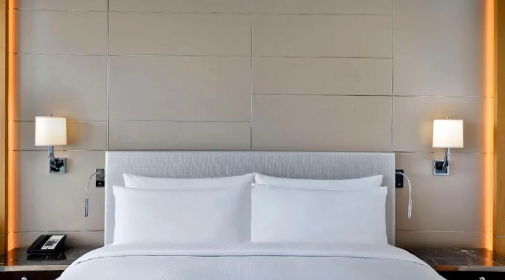 King Guest Room with Balcony at Hilton Dubai Palm Jumeirah