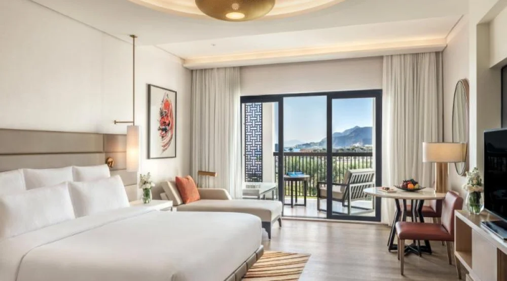 One King Classic Garden View at InterContinental Fujairah Resort