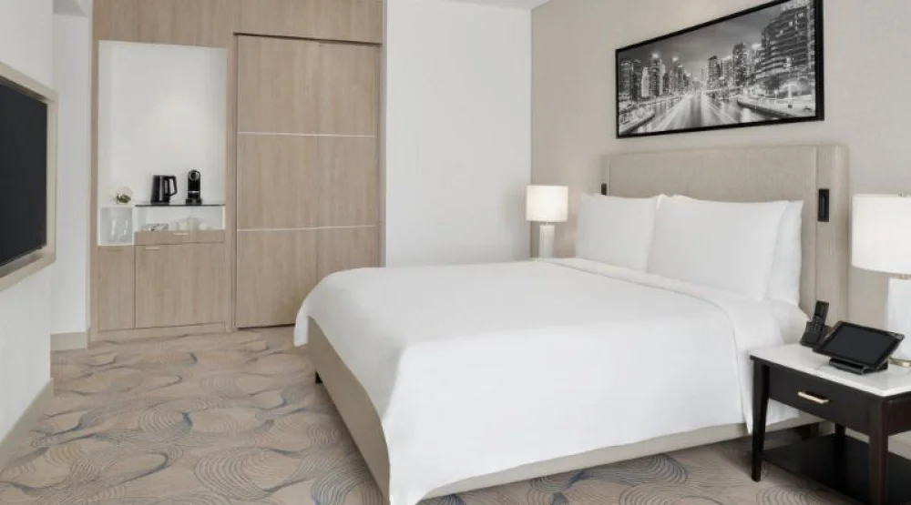 Deluxe, Guest Room, One King Or Two Twin, Marina View, Balcony at JW Marriott Hotel Marina