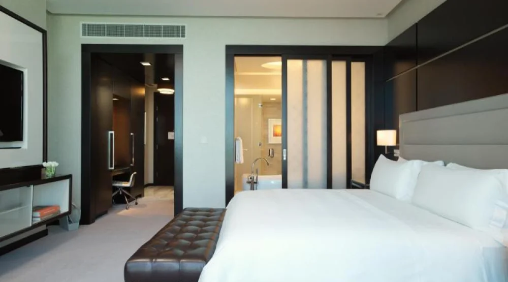 Classic Room - King Bed at Rosewood Abu Dhabi