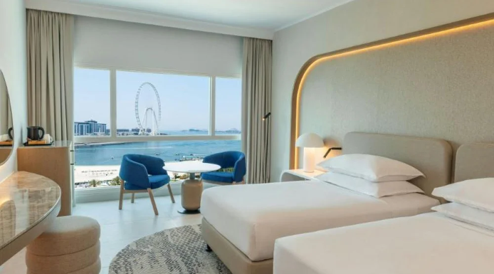 Deluxe Sea View, Guest Room, Two Twin at Sheraton Jumeirah Beach Resort