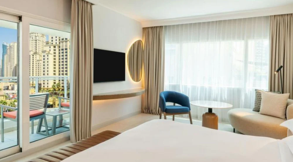 Deluxe Jbr View Balcony, Guest Room, One King, Balcony at Sheraton Jumeirah Beach Resort