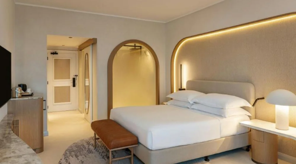 Family Room, Bedroom 1: One King, Bedroom 2: Two Twin, Jbr View View at Sheraton Jumeirah Beach Resort