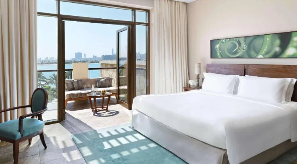 Luxury Room Palm View, One King Size Bed, Private Balcony at Sofitel Dubai The Palm
