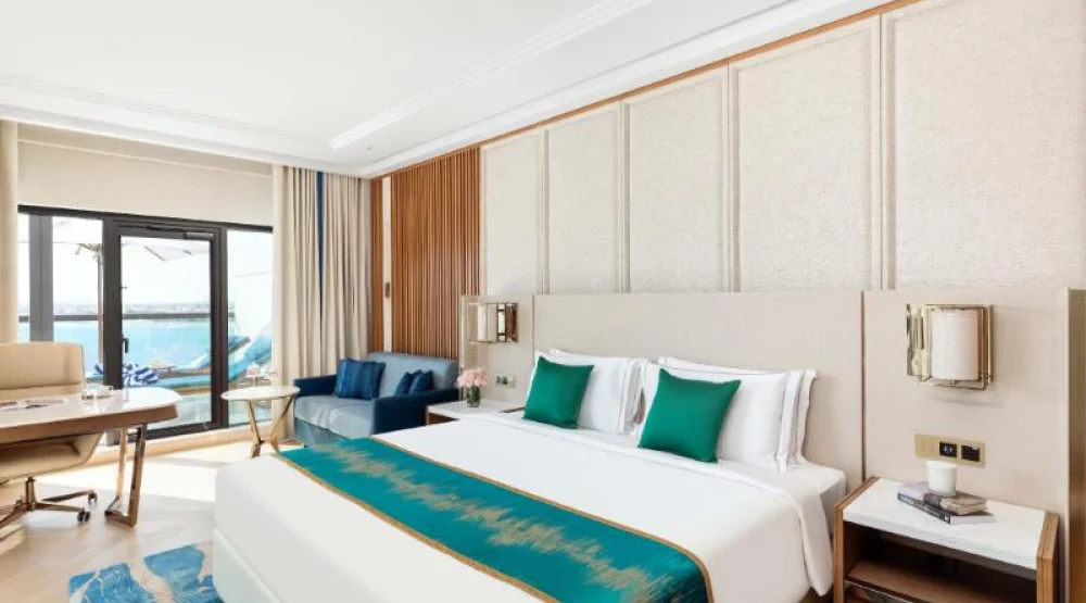 Grand Luxury Suite Sea View with Open Jacuzzi at Taj Exotica Resort & Spa The Palm Dubai