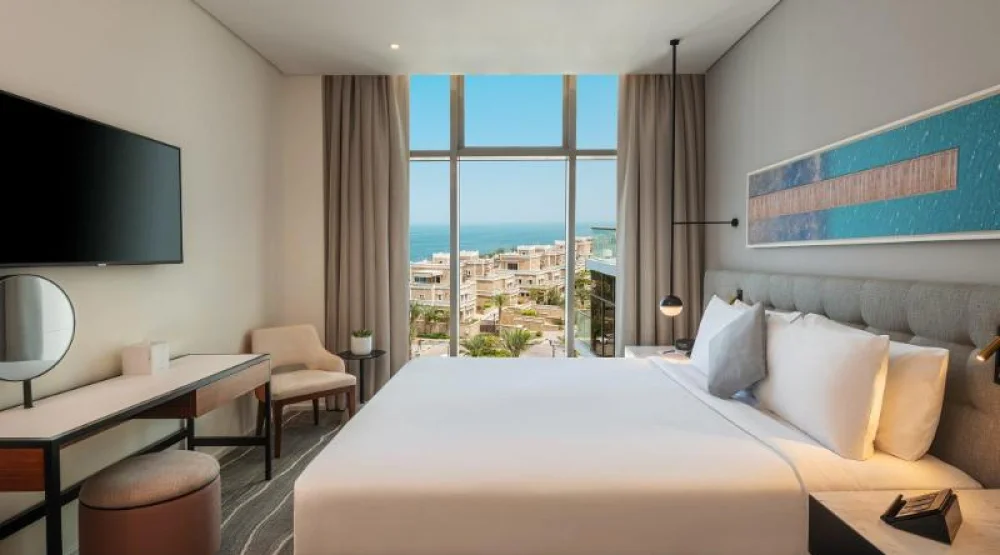 One King Deluxe at Th8 Palm Dubai Beach Resort Vignette Collection