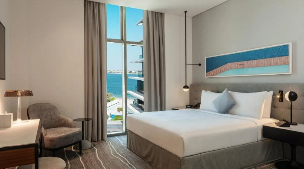 One King Deluxe Palm Sea View at Th8 Palm Dubai Beach Resort Vignette Collection