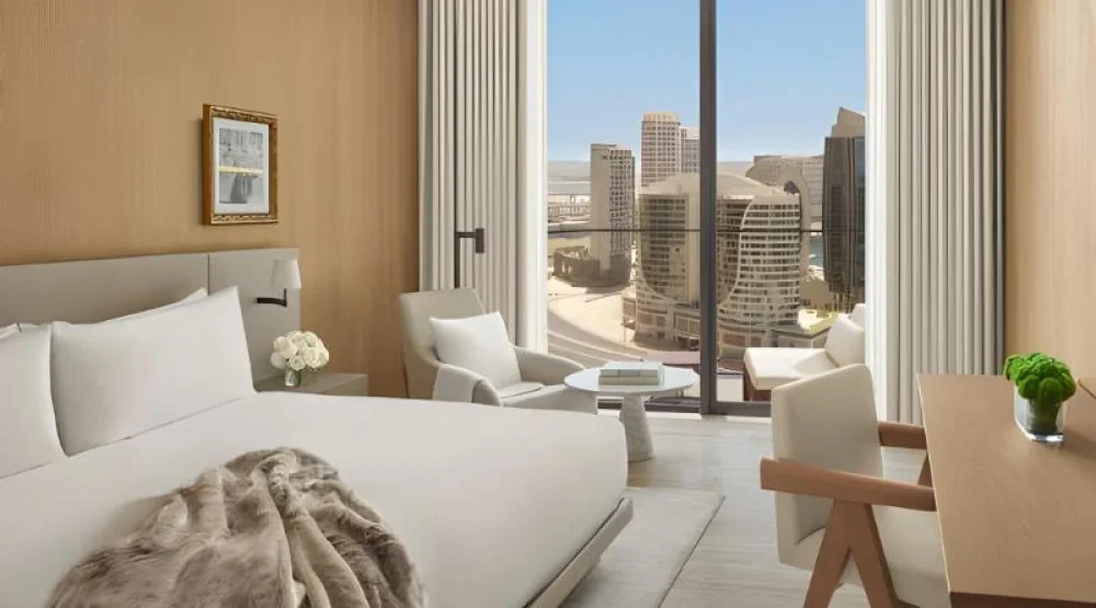 Guest Room, One King, Balcony at The Dubai Edition