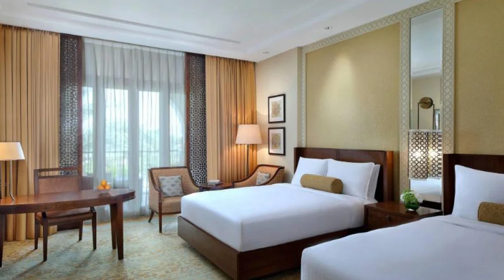Deluxe Room, Guest Room, One King, Garden View, Balcony at The Ritz Carlton Dubai