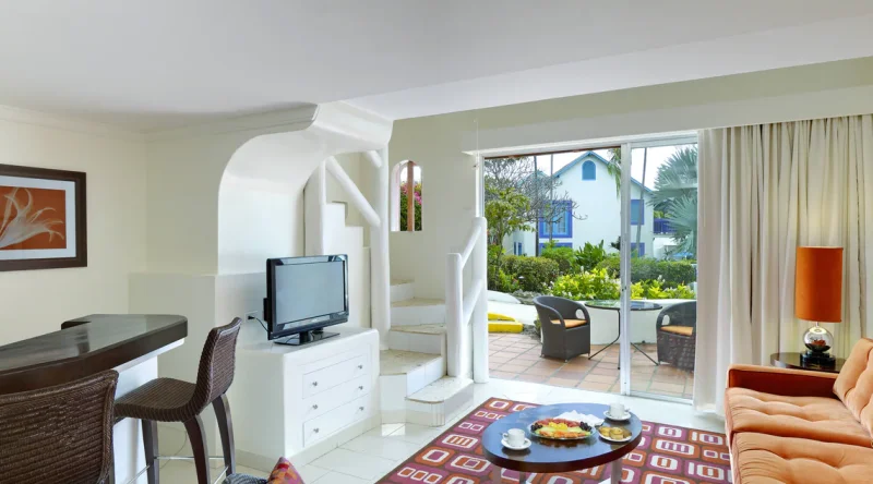 One Bedroom Suite Garden View at Crystal Cove by Elegant Hotels