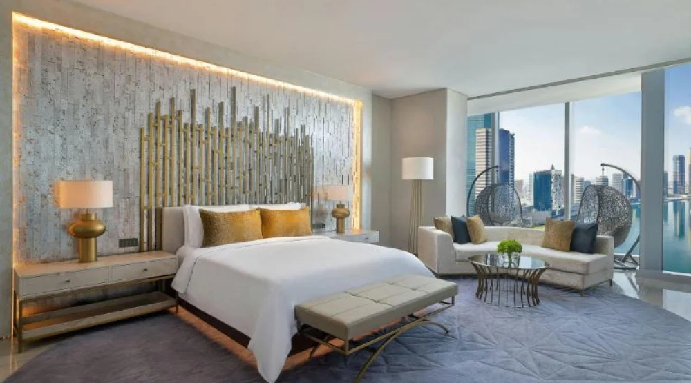 Signature Suite, Suite, One King, Dubai Canal View at The St. Regis Downtown Dubai