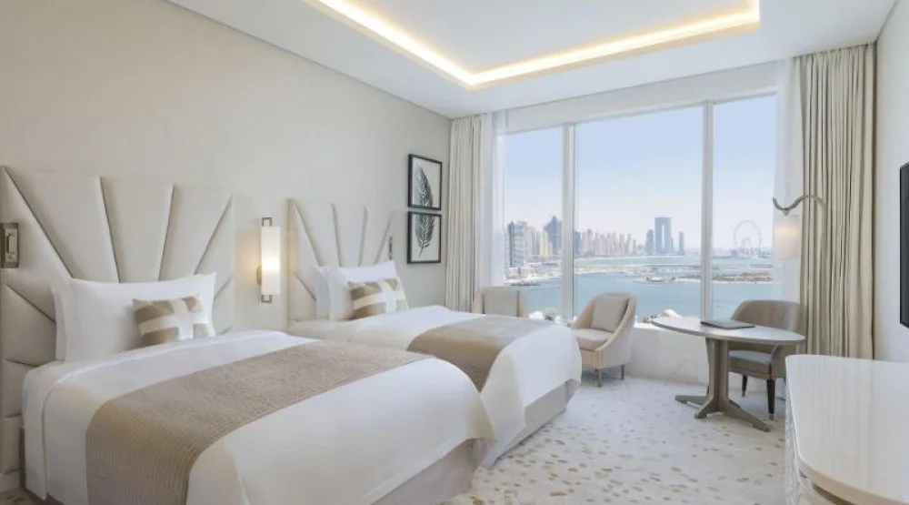 Grand Deluxe Twin Room, Guest Room, Two Twin, Partial Sea View, High Floor at The St. Regis Dubai The Palm