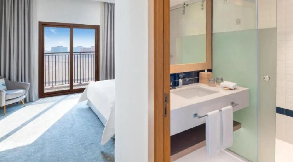 Deluxe City View King Room at Vida Beach Resort