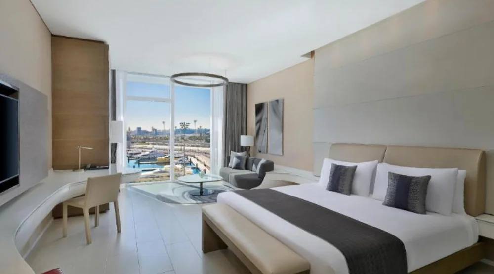 Spectacular, Guest Room, One King, Race Track View, Balcony at W Abu Dhabi Yas Island
