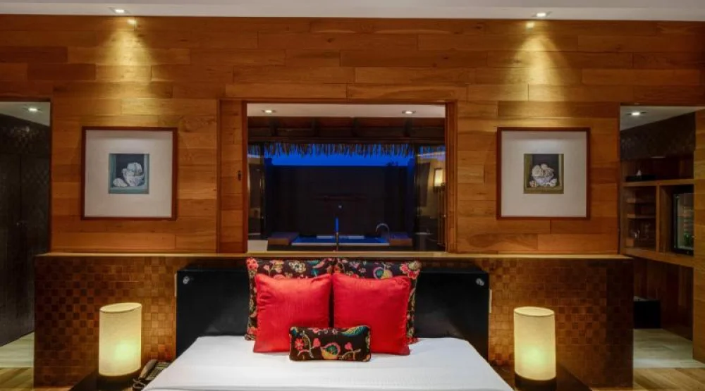 Honeymoon Villas with Private Pool & Jacuzzi at Adaaran Prestige Vadoo