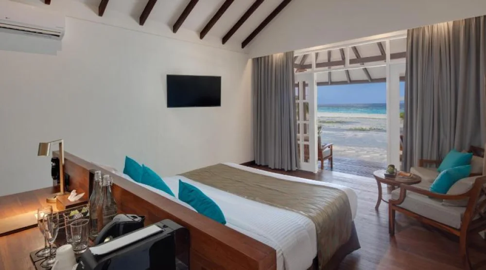 Deluxe Sunset Beach Villa at Adaaran Select Meedhupparu