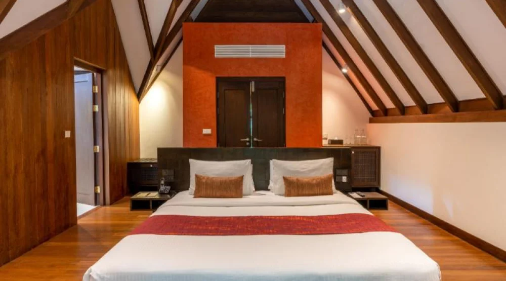 Meedhupparu Residence with Pool at Adaaran Select Meedhupparu