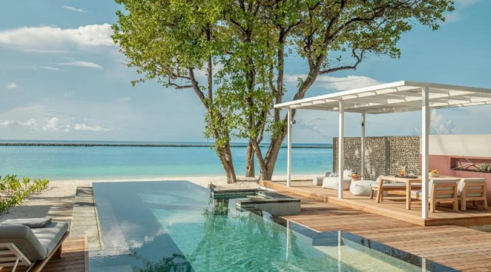 Family Oceanfront Bungalow with Pool King at Four Seasons Resort At Landaa Giraavaru