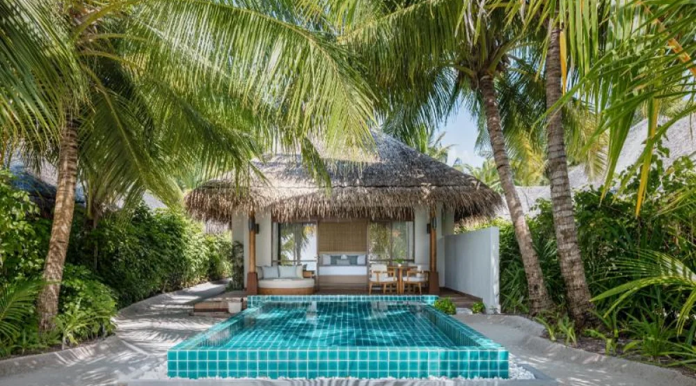 Deluxe Beach Bungalow with Pool at Huvafen Fushi