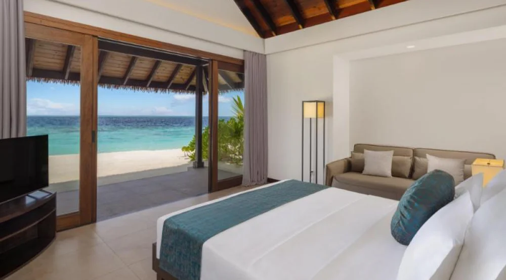 Sunset Beach Villa at NOOE Maldives Kunaavashi