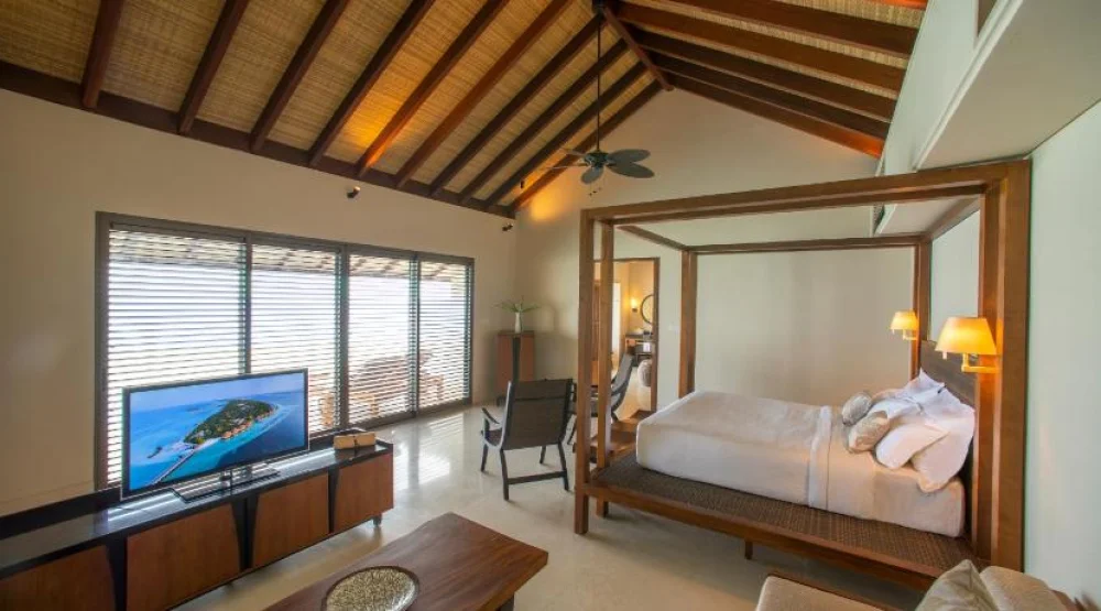 Sunrise 2-bedroom Water Pool Villa at The Residence Maldives At Dhigurah